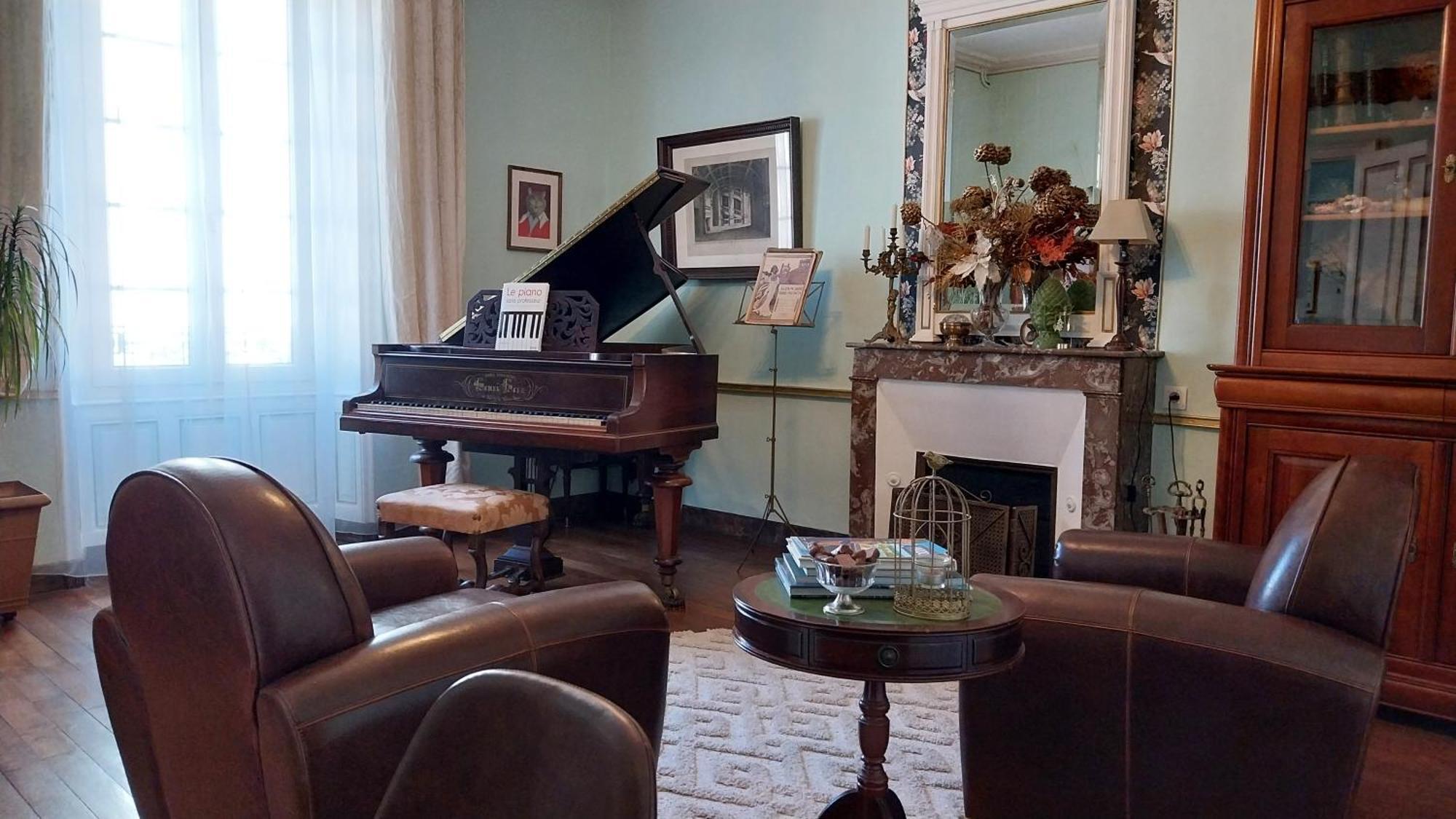 Le Griffon 1855 Otel Saint-Laurent-Des-Autels Dış mekan fotoğraf